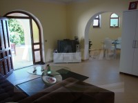 SPACIOUS GROUND FLOOR APARTMENT SPACIOUS GROUND FLOOR APARTMENT