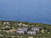 2 ROWS OF HOUSES: 1. ROW WITH POOL AND 2. ROW WITHOUT POOL 2 ROWS OF HOUSES: 1. ROW WITH POOL AND 2. ROW WITHOUT POOL